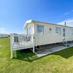 Campsite Lovely Caravan With Decking At Sand Le Mere Park In Yorkshire Ref 71032tv